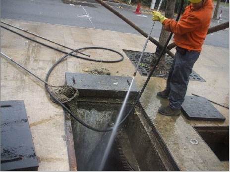 平坝池底污泥如何清理