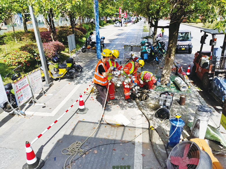  平坝UV-CIPP紫外光固化修复